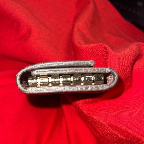 AUTHENTIC Rare Gucci Leather Swing Key Case with Pink Interior, VG condi… - Picture 2 of 14